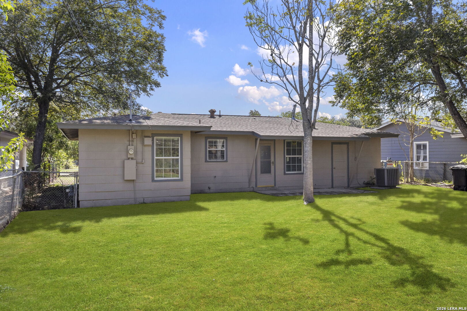 247 Creath Pl, San Antonio, TX 78221
