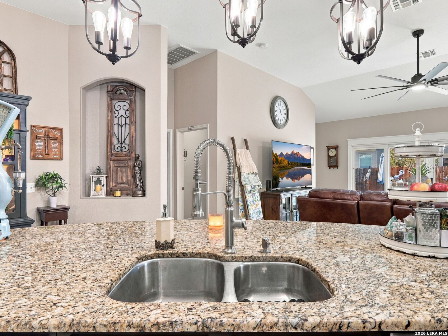 733 GRAY CLOUD DR, New Braunfels, TX 78130