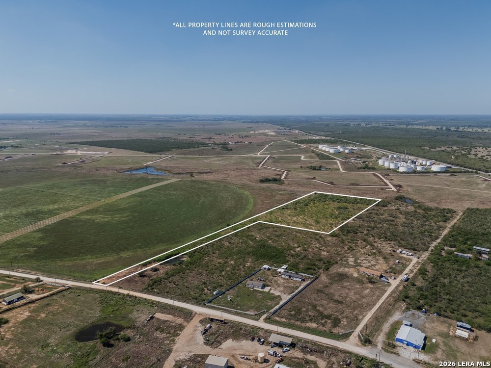 600 County Road 483, Nixon, TX 78140