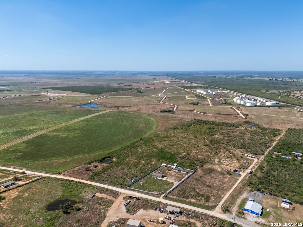 600 County Road 483, Nixon, TX 78140
