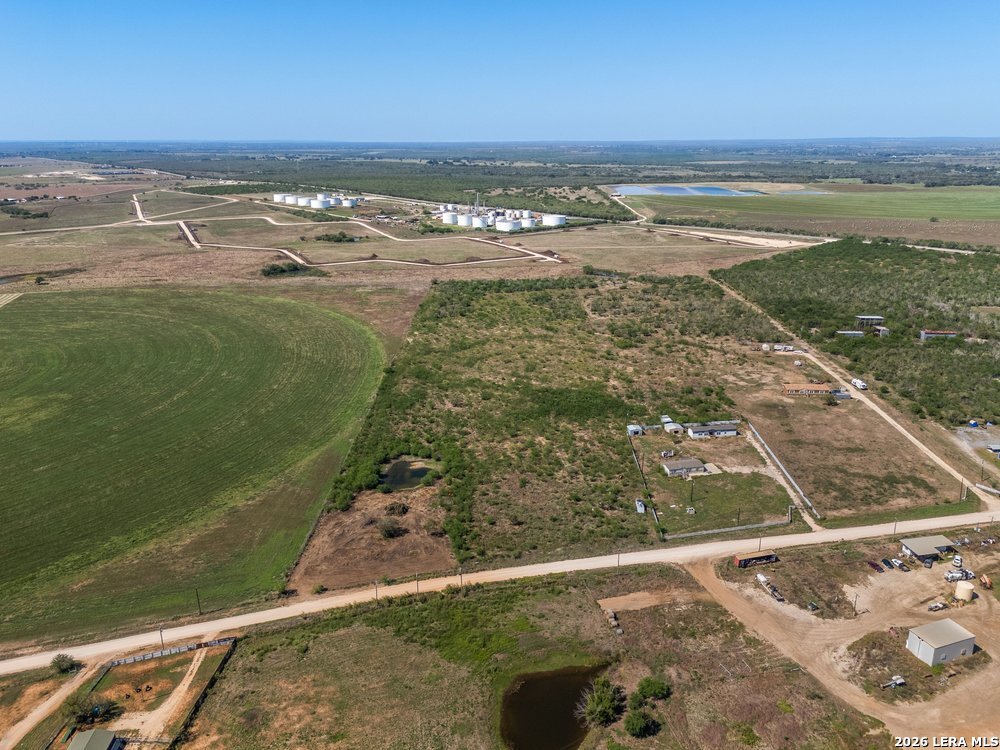 600 County Road 483, Nixon, TX 78140