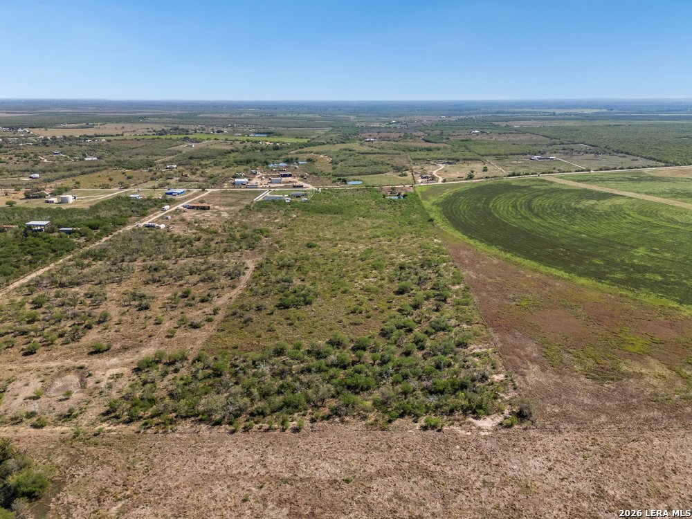 600 County Road 483, Nixon, TX 78140