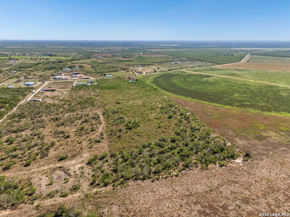 600 County Road 483, Nixon, TX 78140