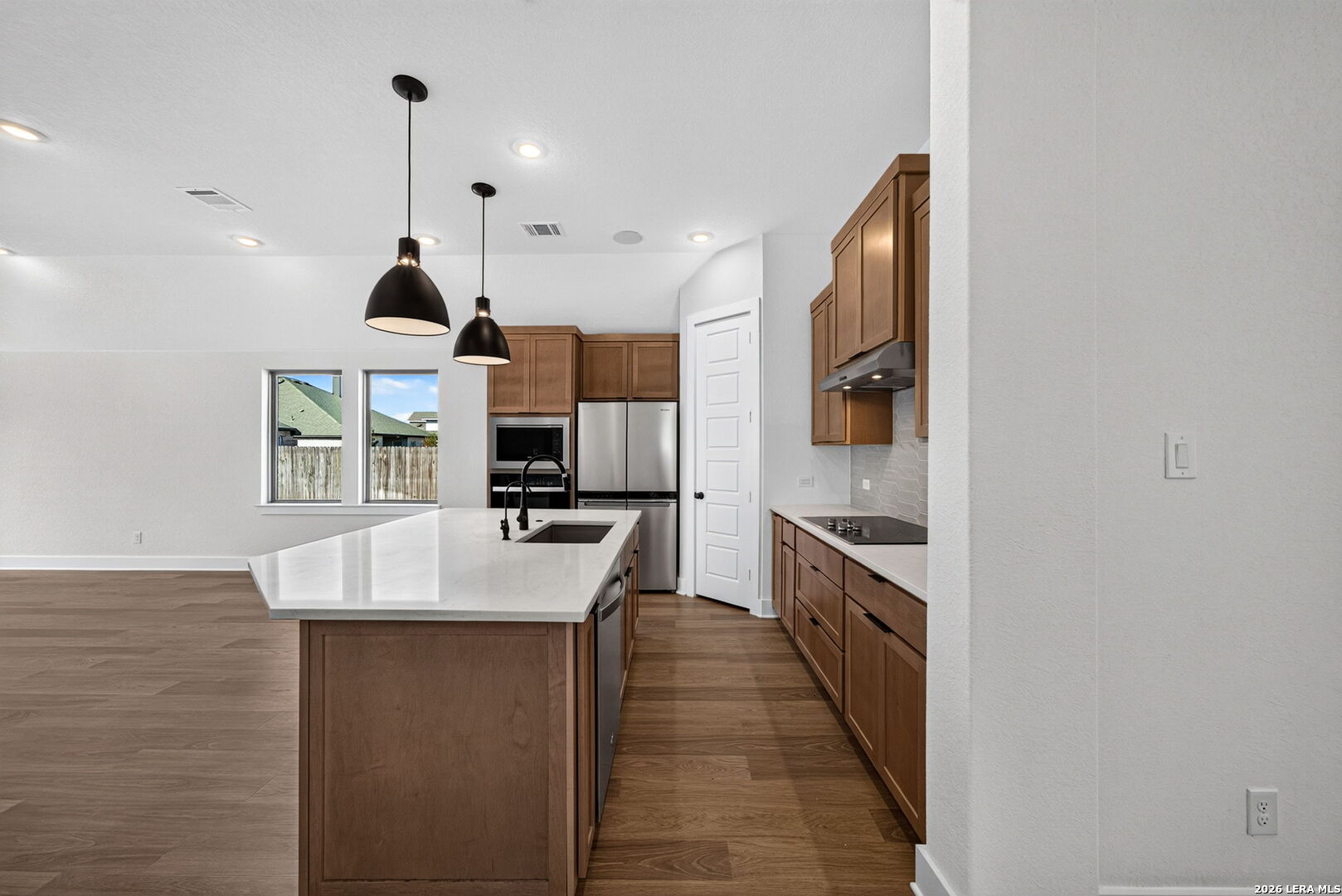 125 ANNETTE DR, Castroville, TX 78009