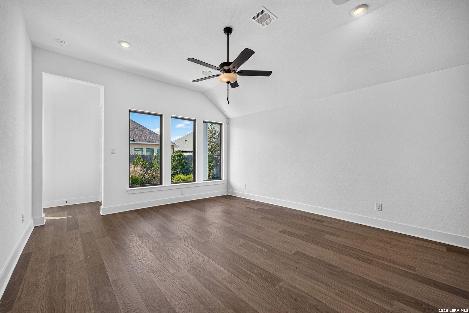125 ANNETTE DR, Castroville, TX 78009
