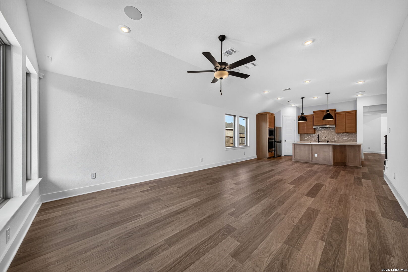 125 ANNETTE DR, Castroville, TX 78009