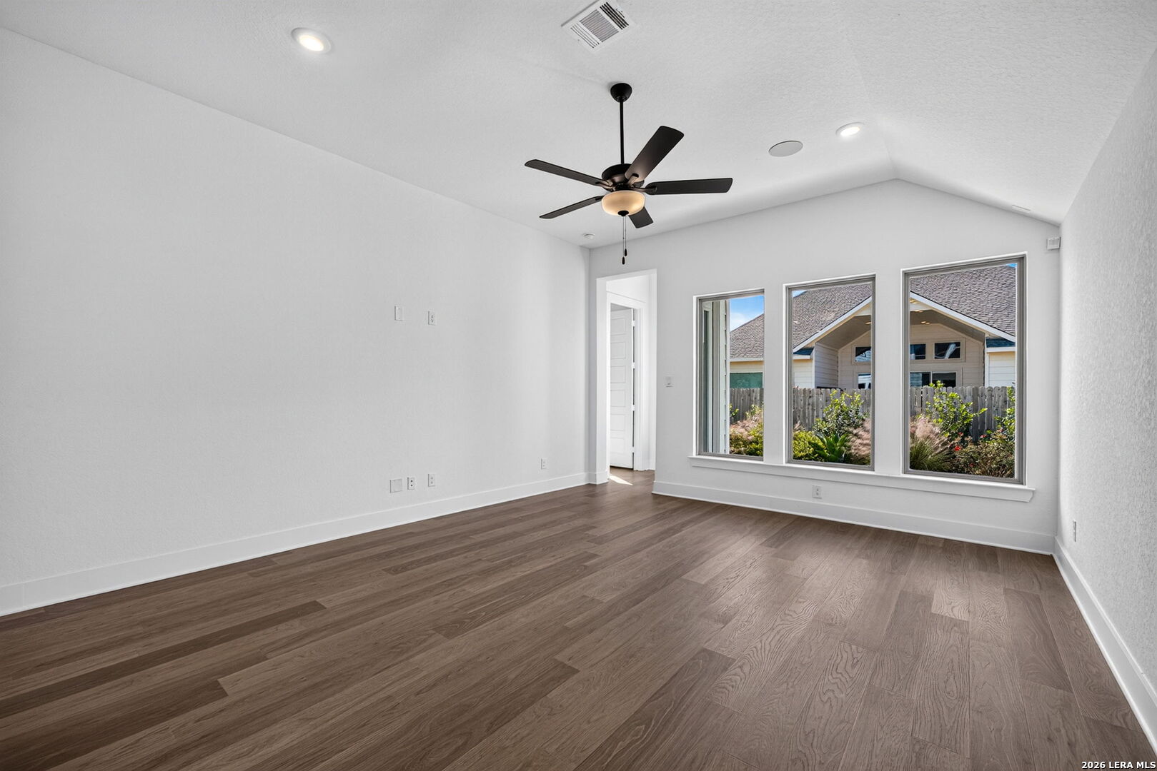 125 ANNETTE DR, Castroville, TX 78009