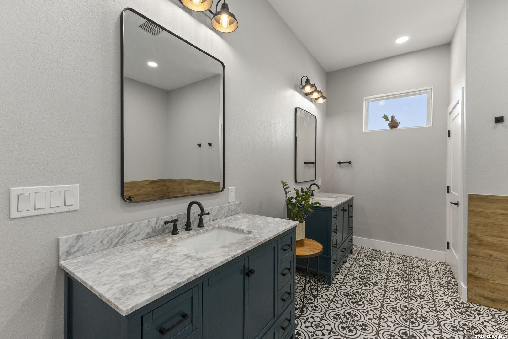 1408 SHADY HOLW, New Braunfels, TX 78132