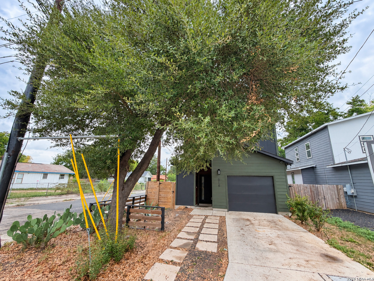 Property photo for 814 N GEVERS ST, San Antonio, TX