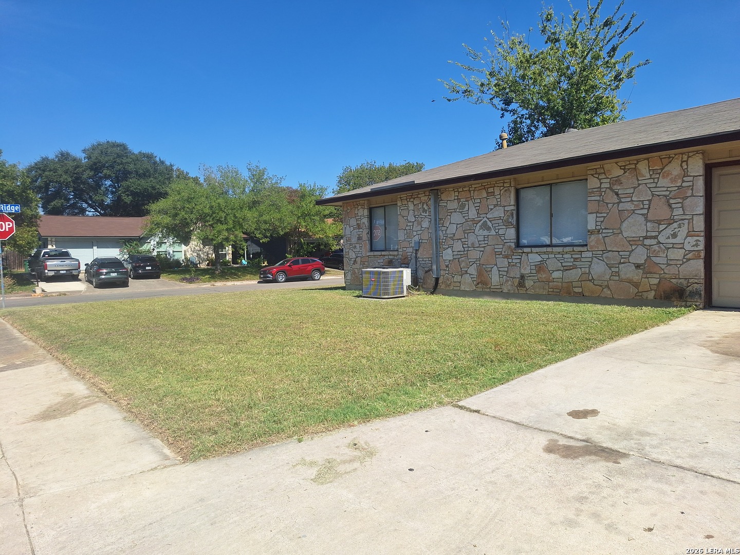 9338 VALLEY RDG, San Antonio, TX 78250