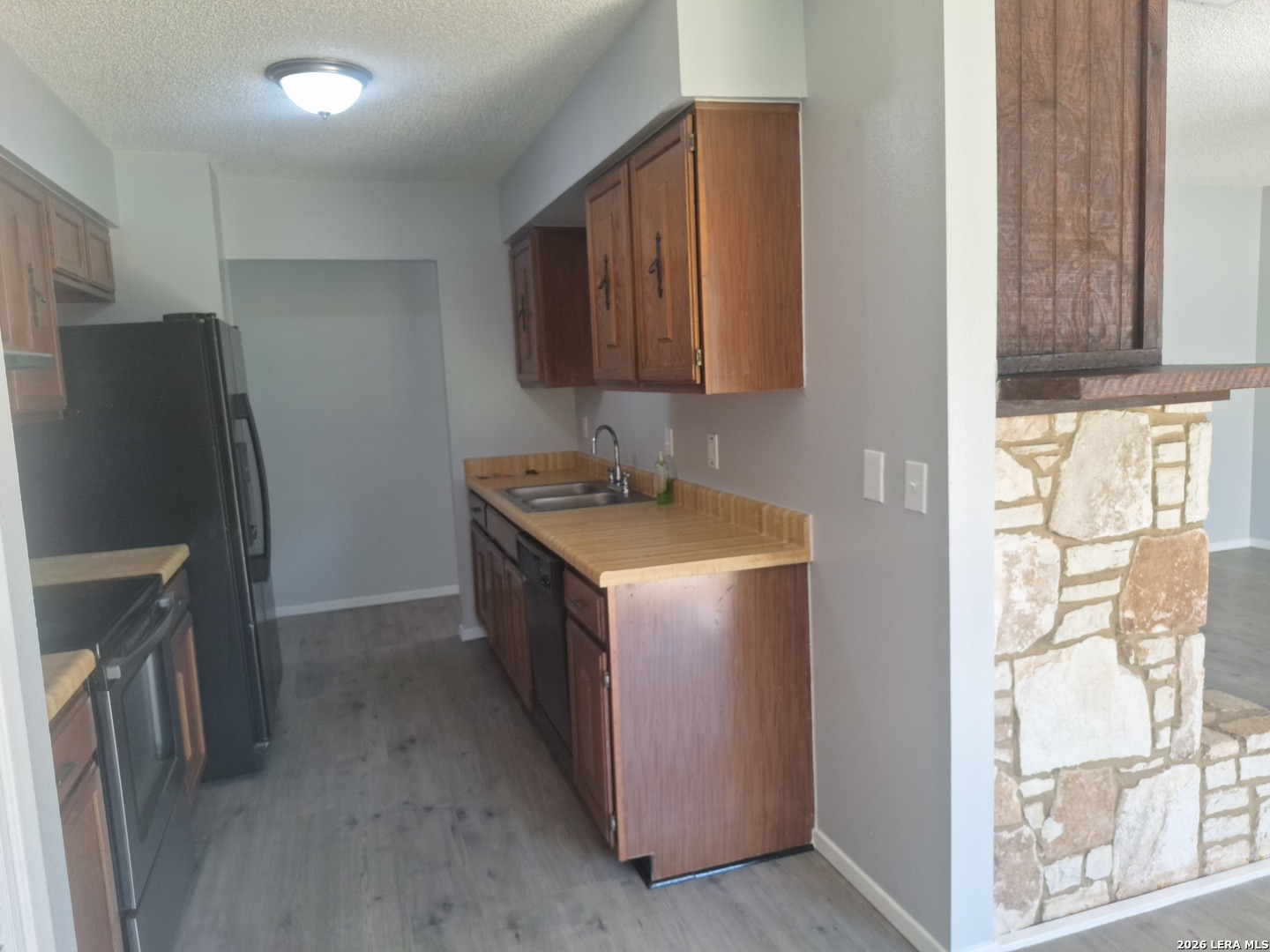 9338 VALLEY RDG, San Antonio, TX 78250
