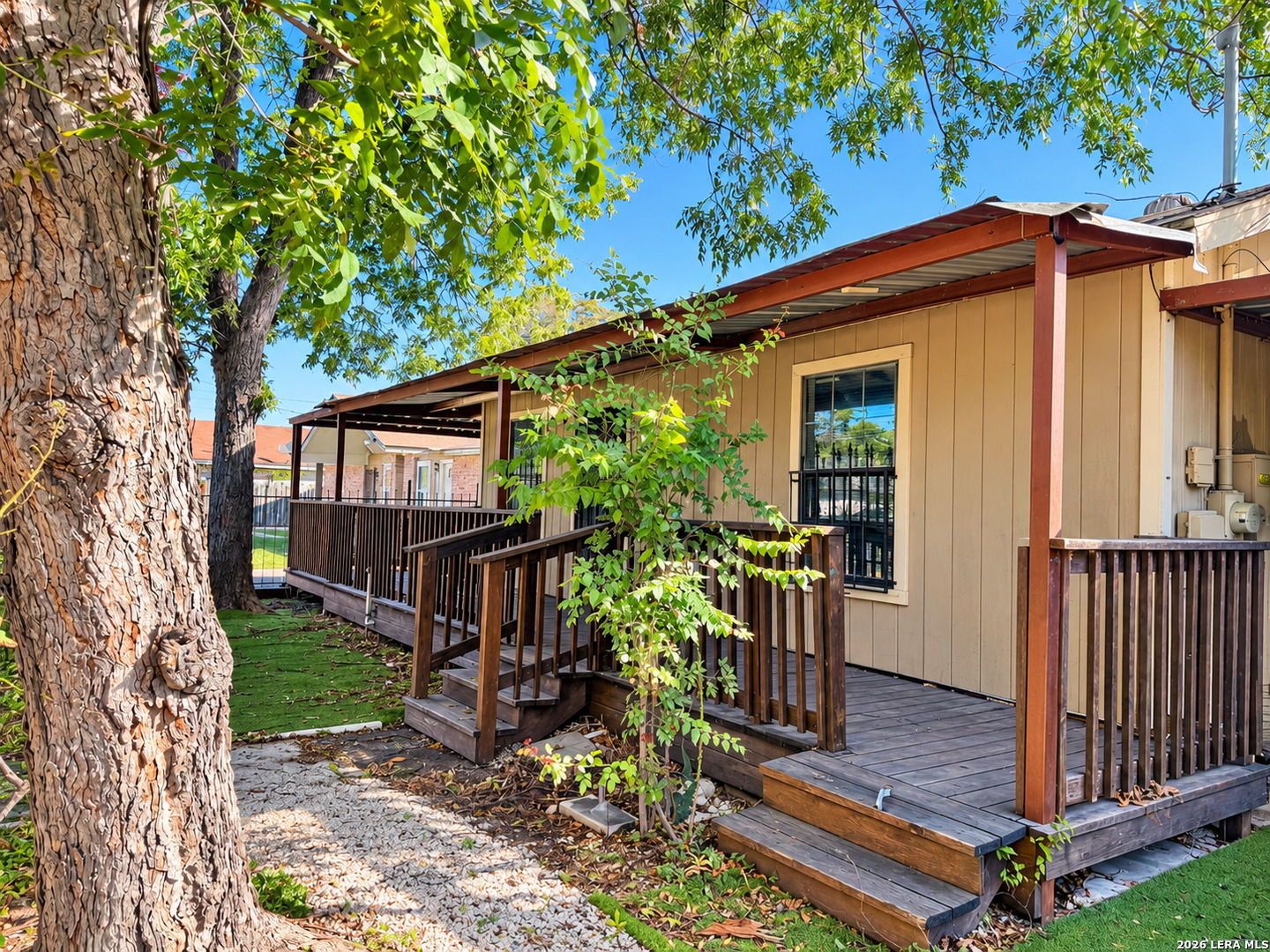 516 S San Eduardo, San Antonio, TX 78237