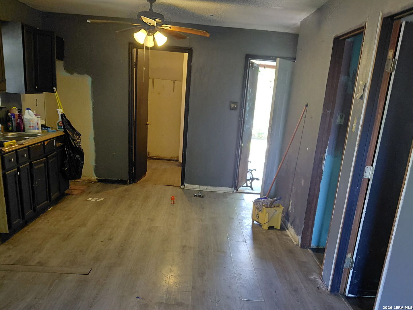 516 S San Eduardo, San Antonio, TX 78237