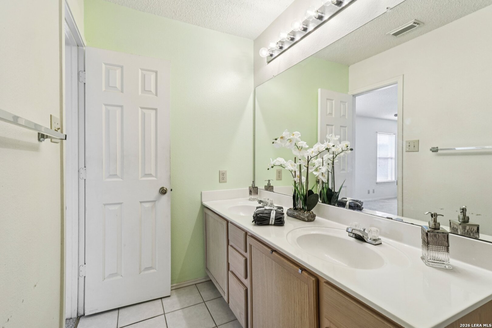 11210 BERKLEY SQ, San Antonio, TX 78249