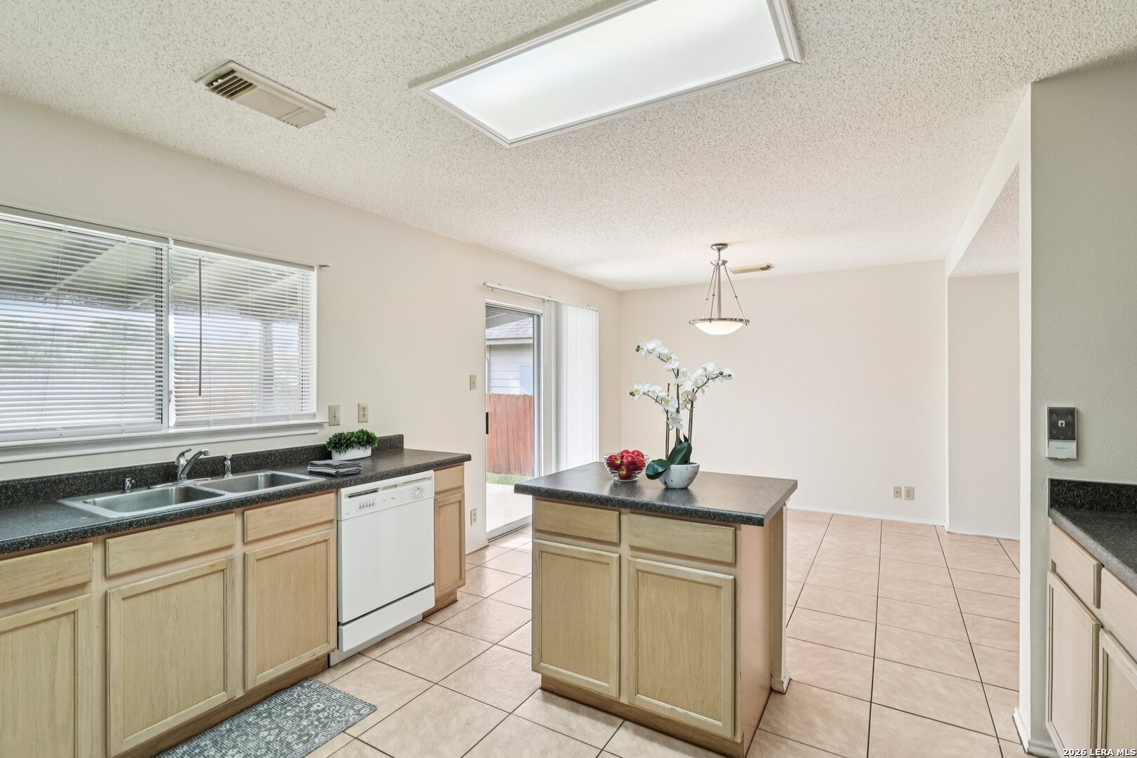 11210 BERKLEY SQ, San Antonio, TX 78249