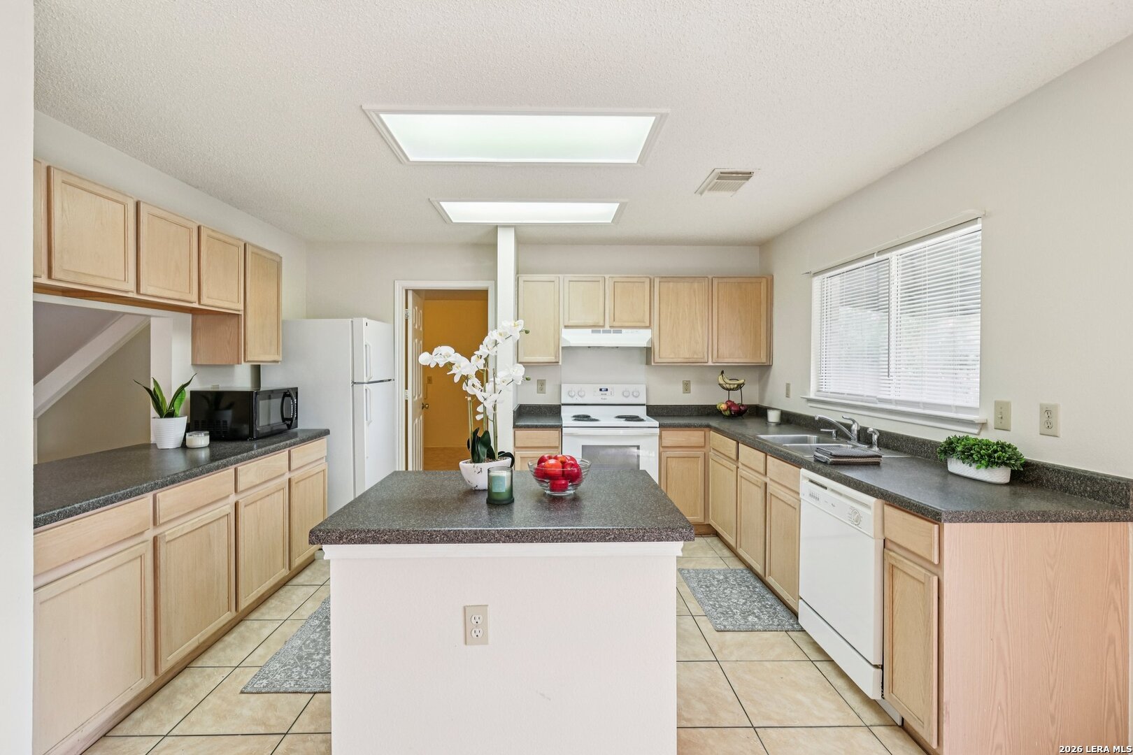 11210 BERKLEY SQ, San Antonio, TX 78249