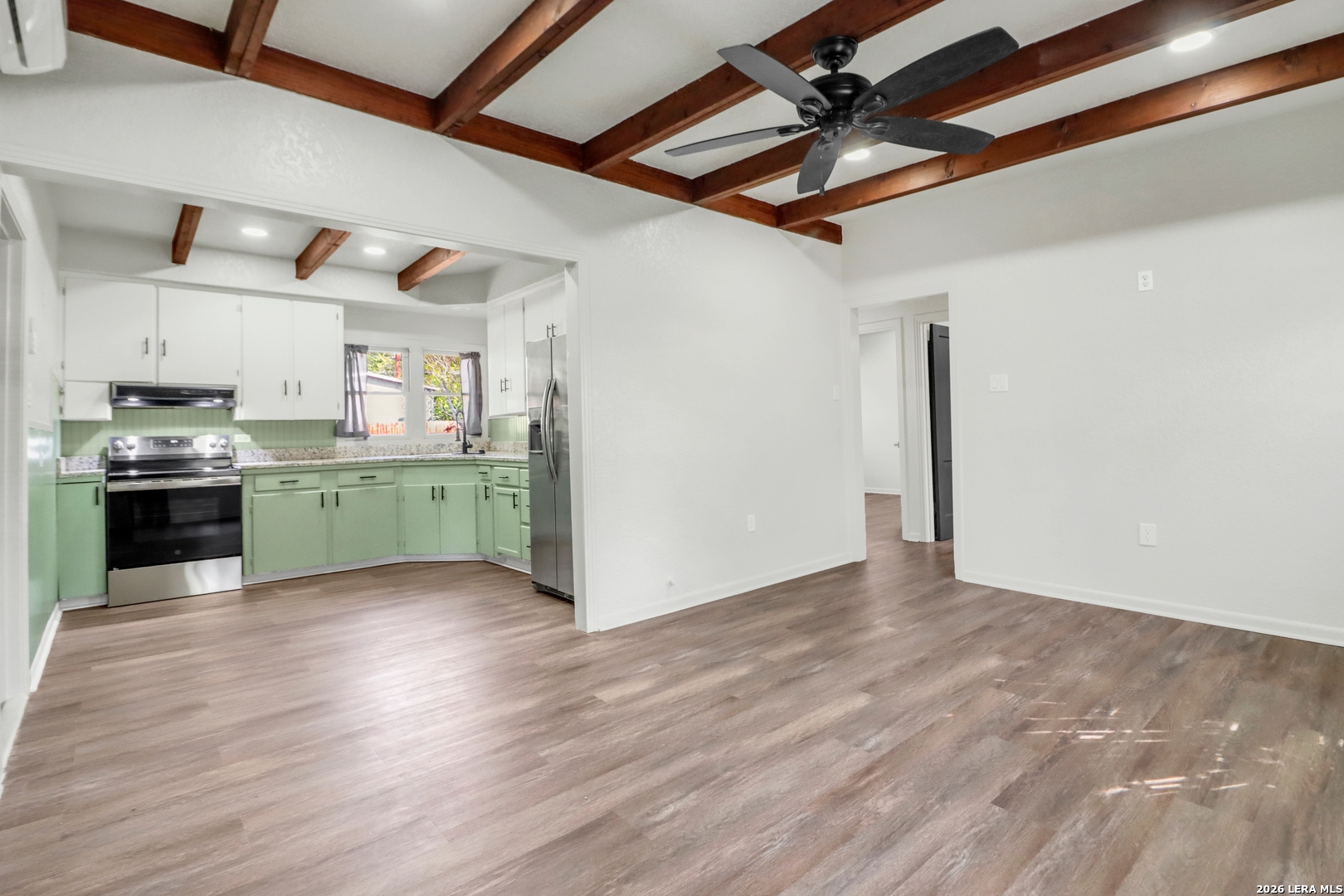 433 Wallace, Seguin, TX 78155