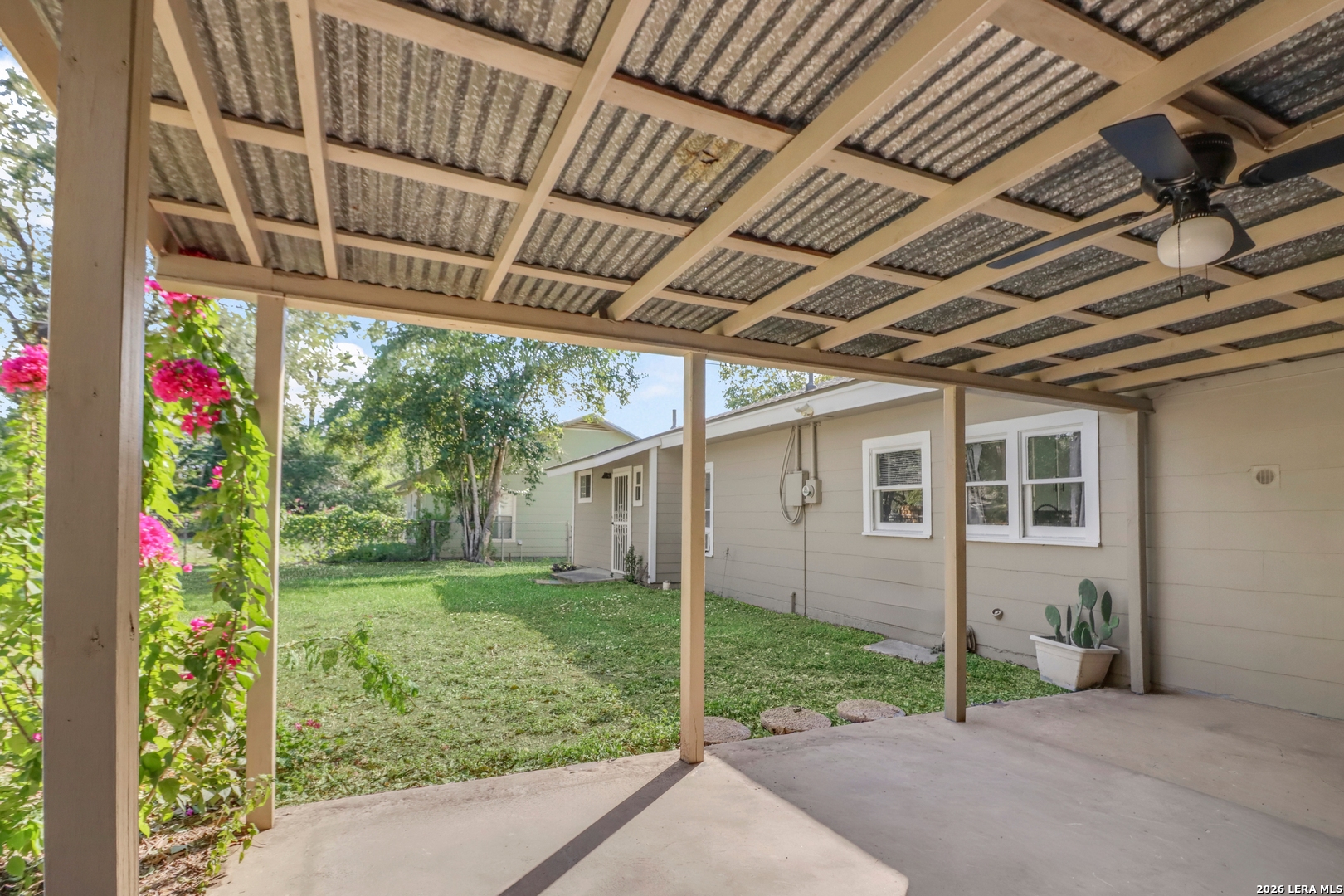 433 Wallace, Seguin, TX 78155