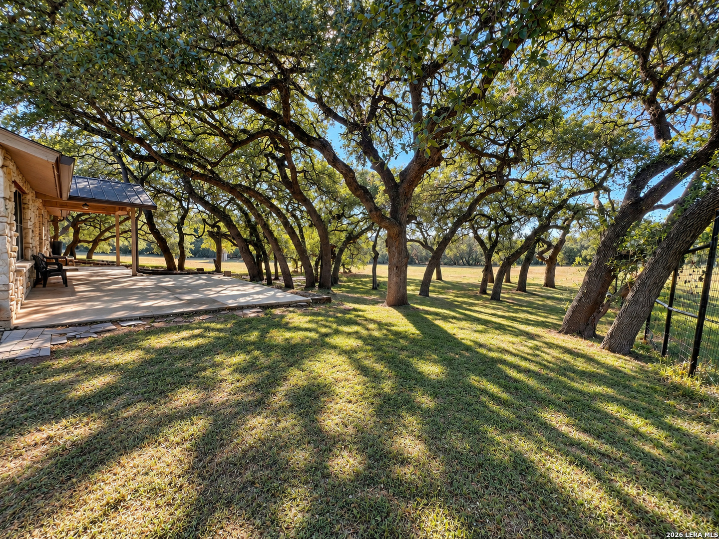 101 Diamond J Rd S, Pipe Creek, TX 78063