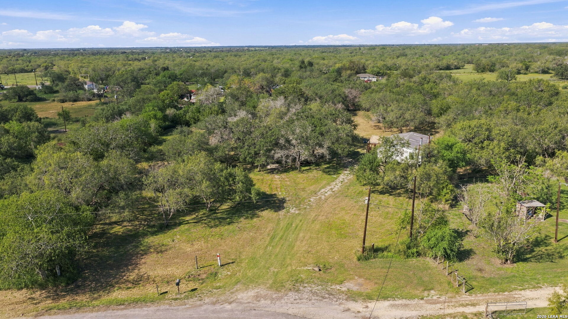6000 SUNDANCE CIR, Mathis, TX 78368