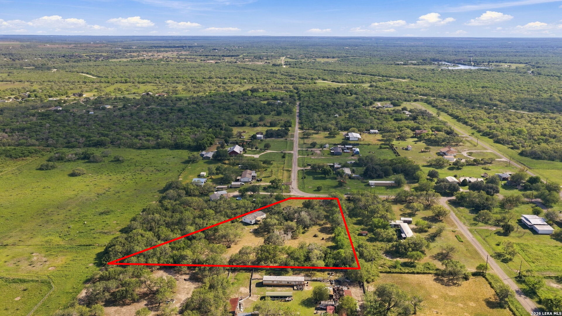 6000 SUNDANCE CIR, Mathis, TX 78368