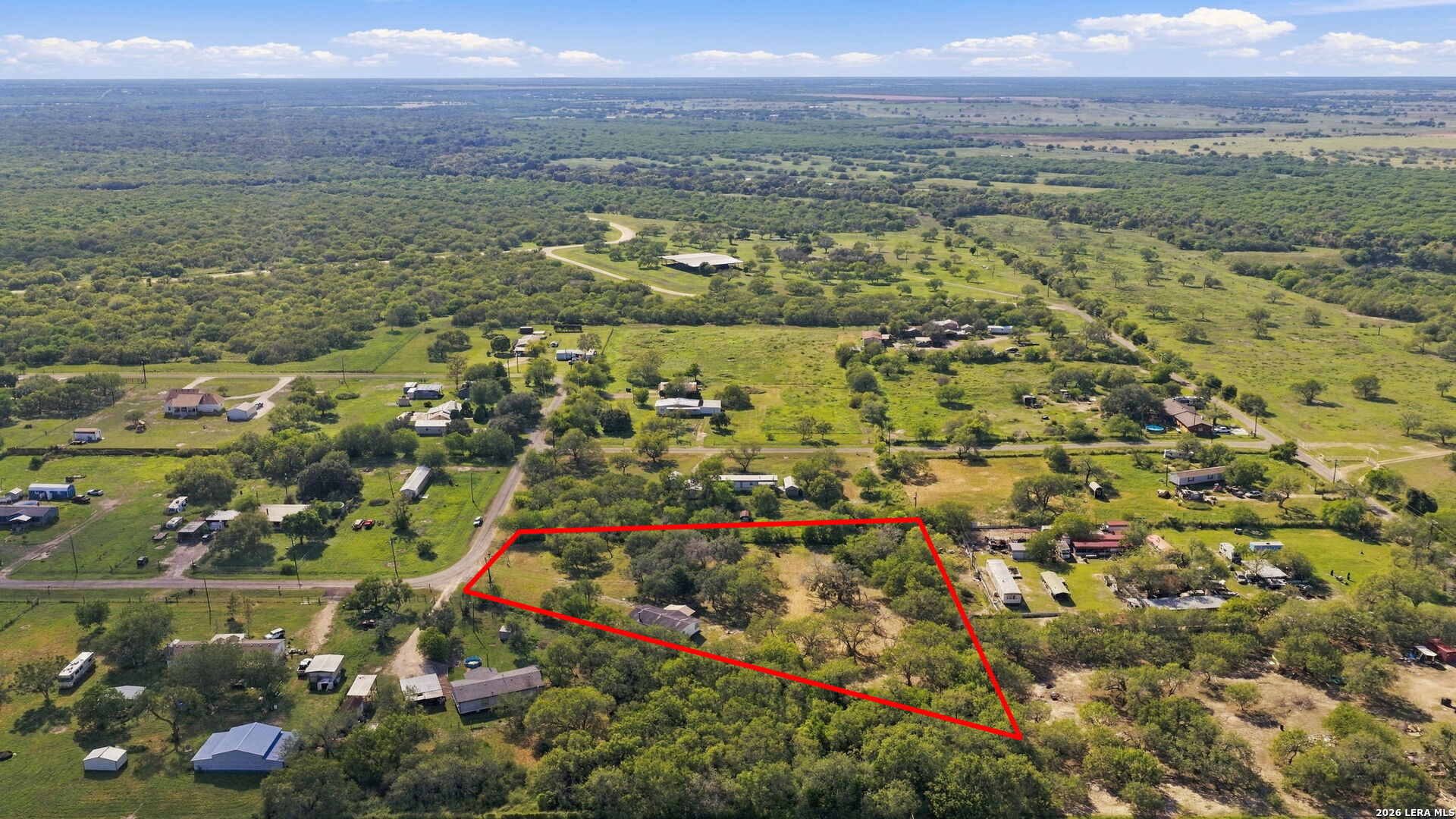 6000 SUNDANCE CIR, Mathis, TX 78368