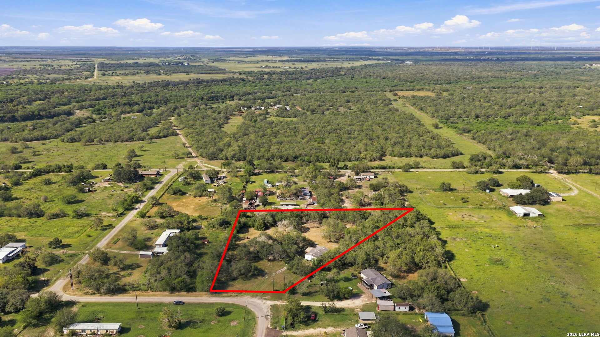 6000 SUNDANCE CIR, Mathis, TX 78368