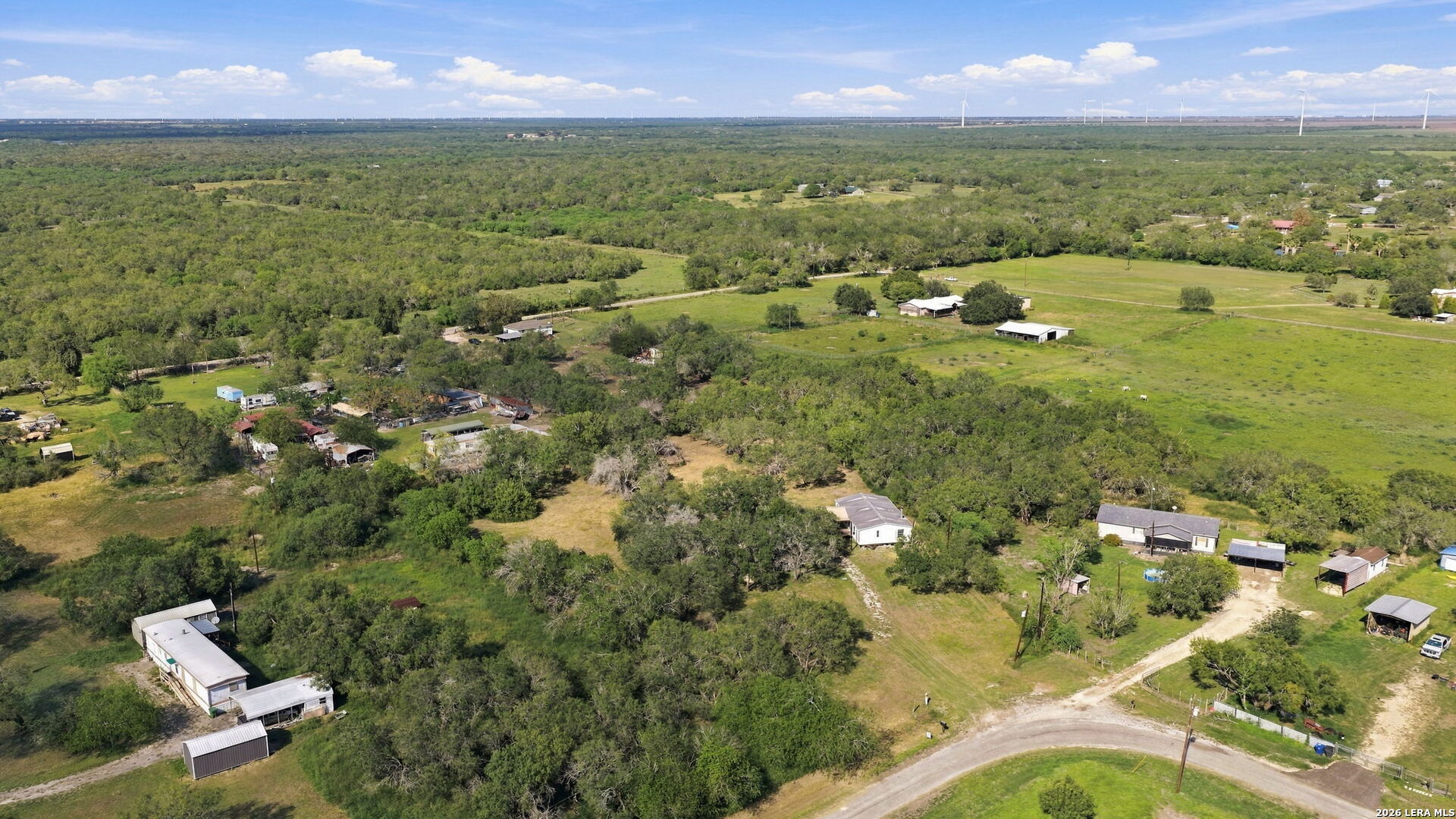6000 SUNDANCE CIR, Mathis, TX 78368
