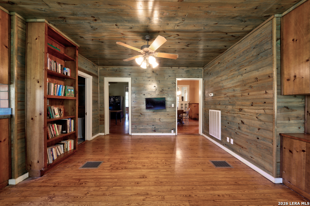 1958 GRUENE RD, New Braunfels, TX 78130