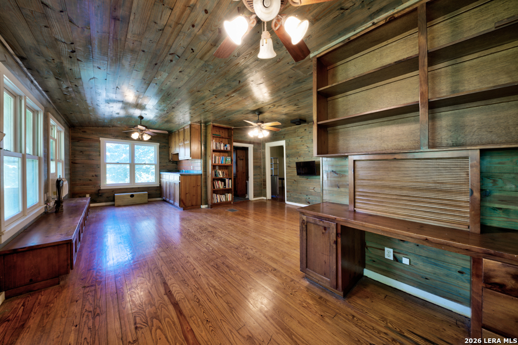 1958 GRUENE RD, New Braunfels, TX 78130