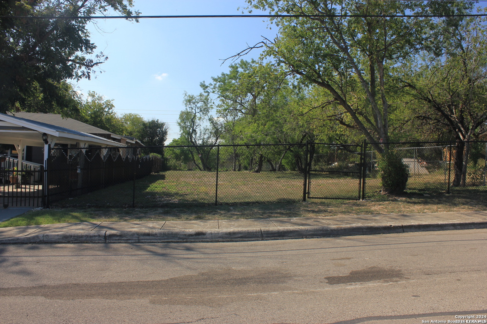 630 H ST, San Antonio, TX 78220