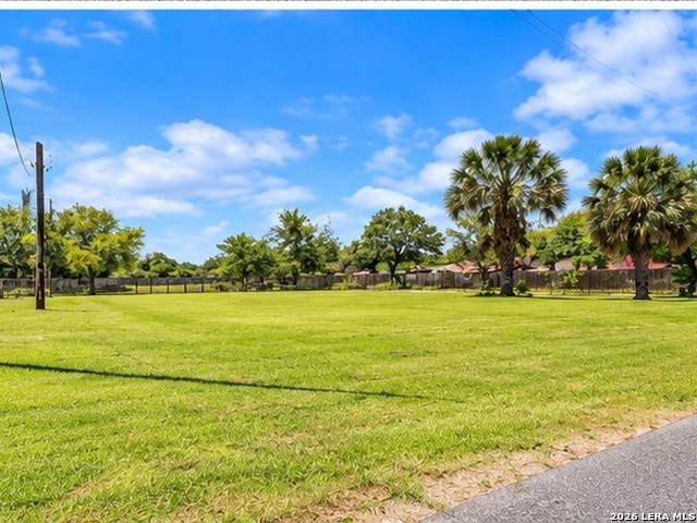 117 N WELHAUSEN, Poth, TX 78147