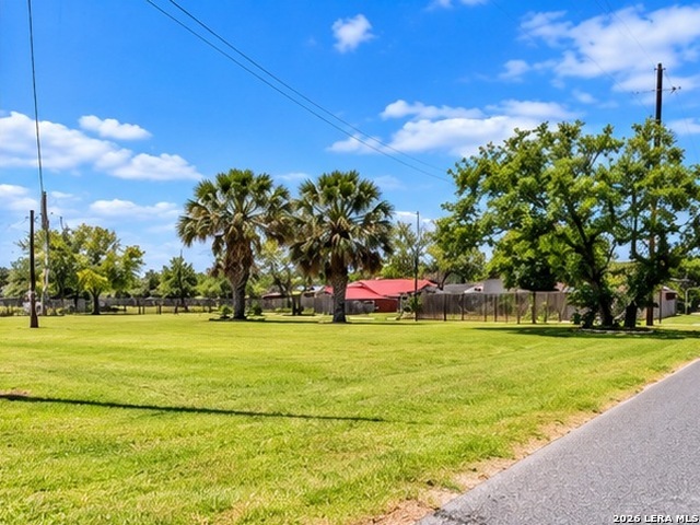 117 N WELHAUSEN, Poth, TX 78147