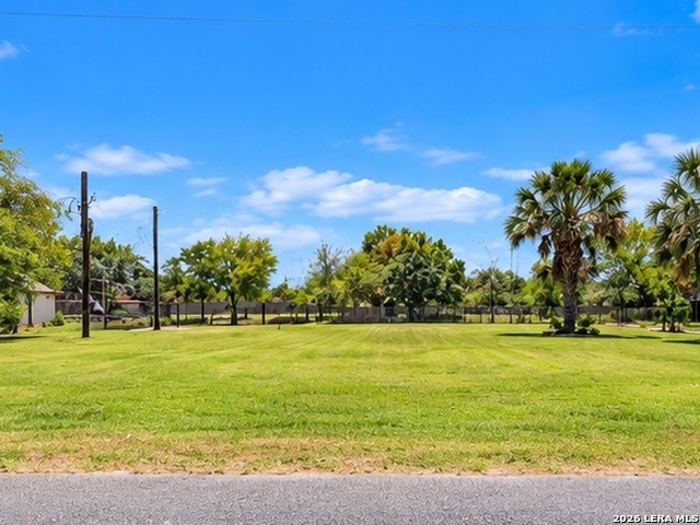 117 N WELHAUSEN, Poth, TX 78147