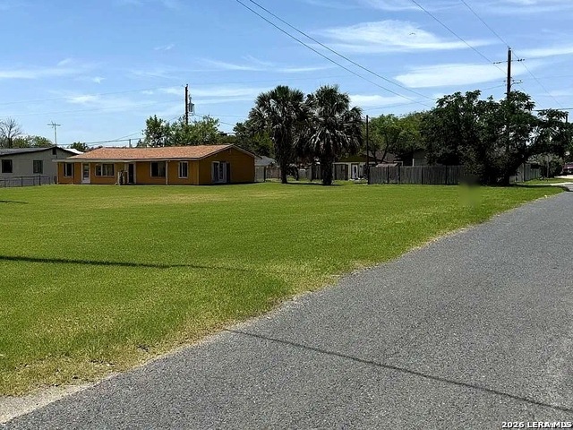 117 N WELHAUSEN, Poth, TX 78147