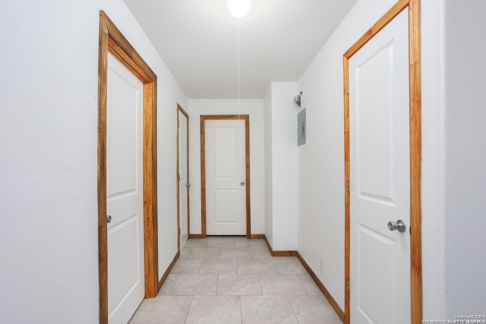 620 County Road 6846, Lytle, TX 78052