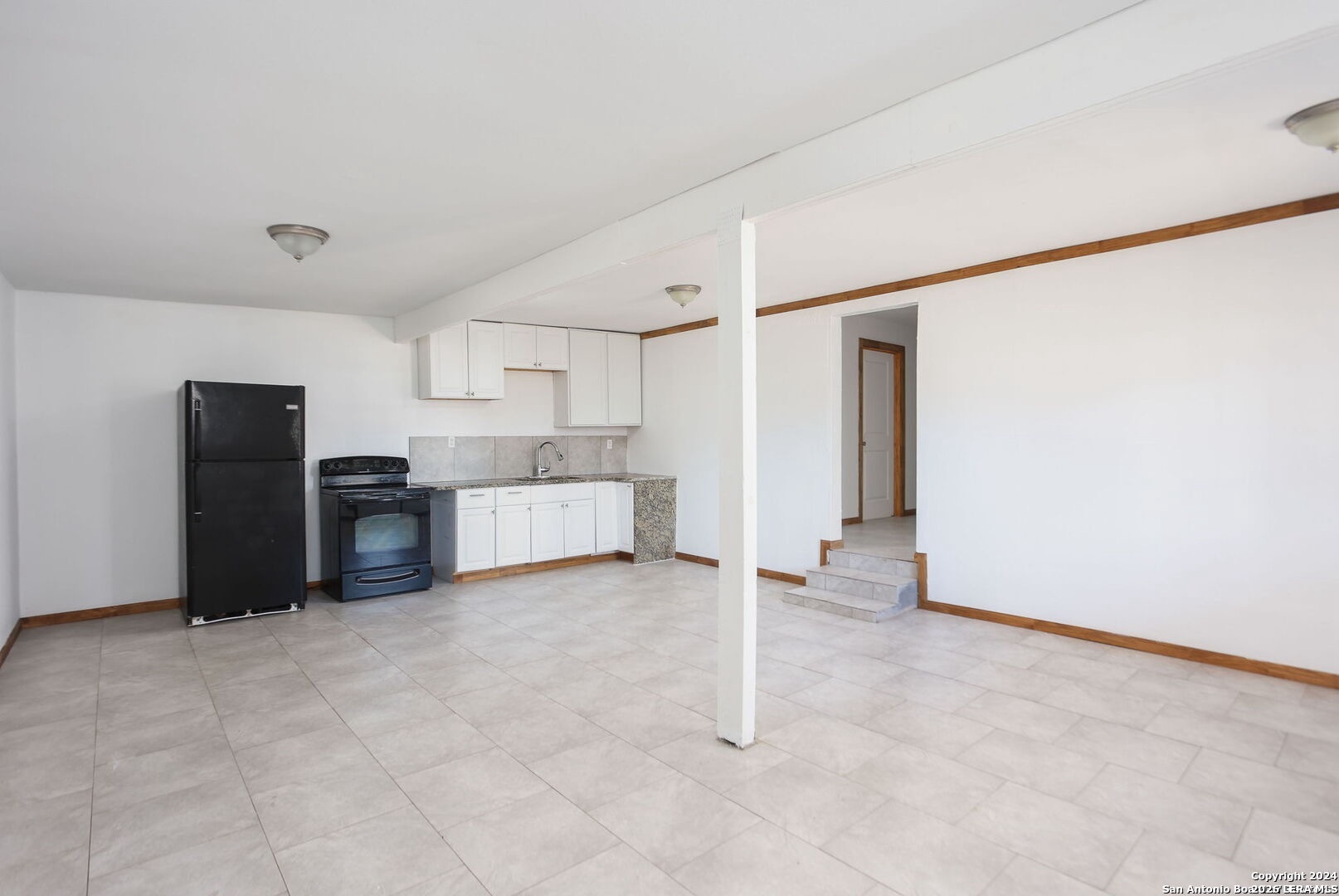 620 County Road 6846, Lytle, TX 78052