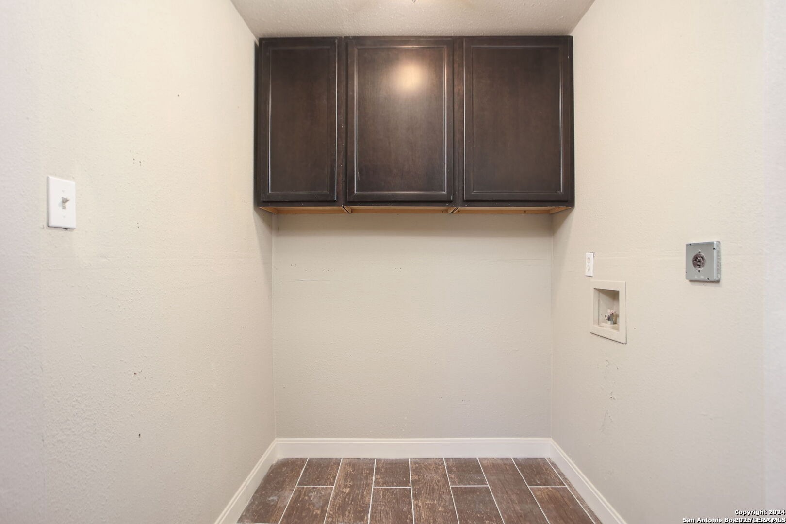 620 County Road 6846, Lytle, TX 78052