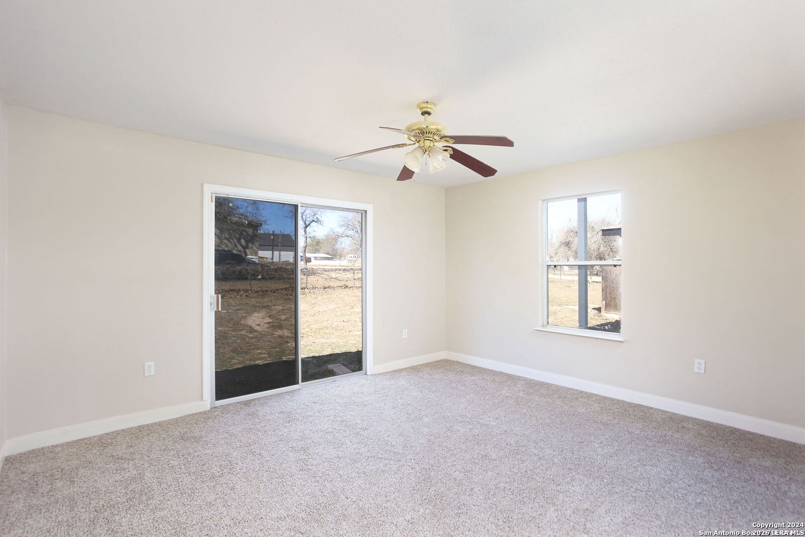 620 County Road 6846, Lytle, TX 78052