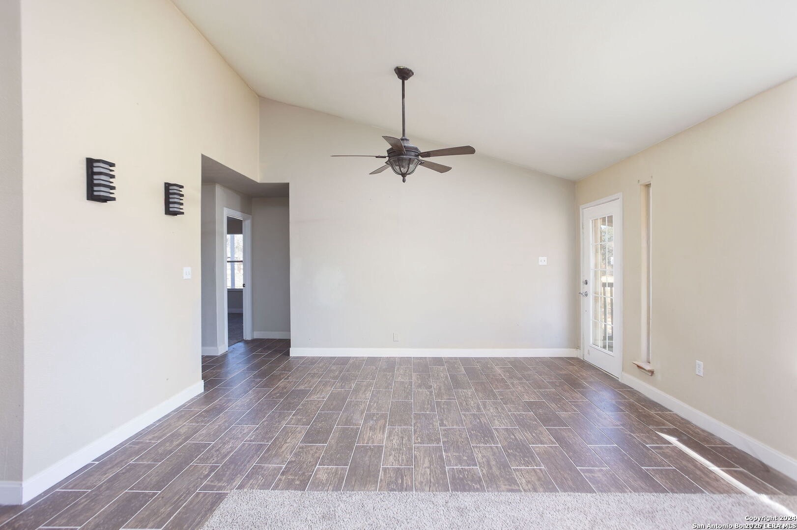 620 County Road 6846, Lytle, TX 78052