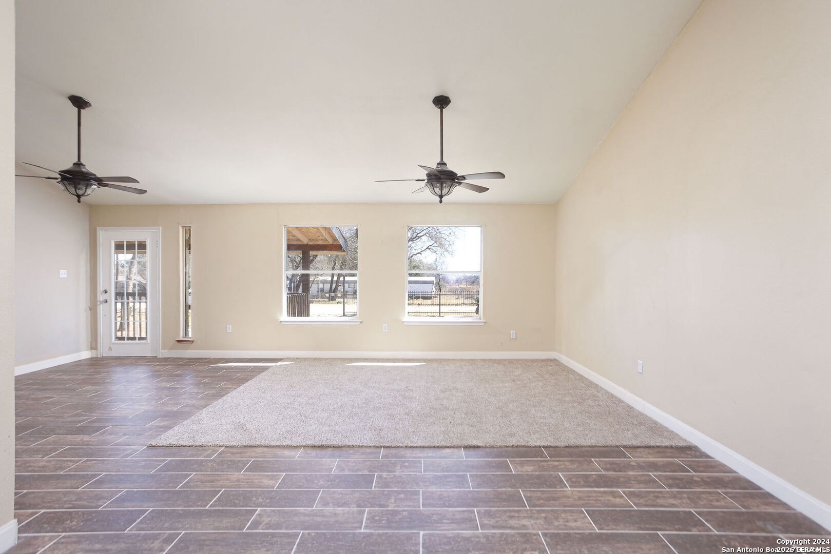 620 County Road 6846, Lytle, TX 78052