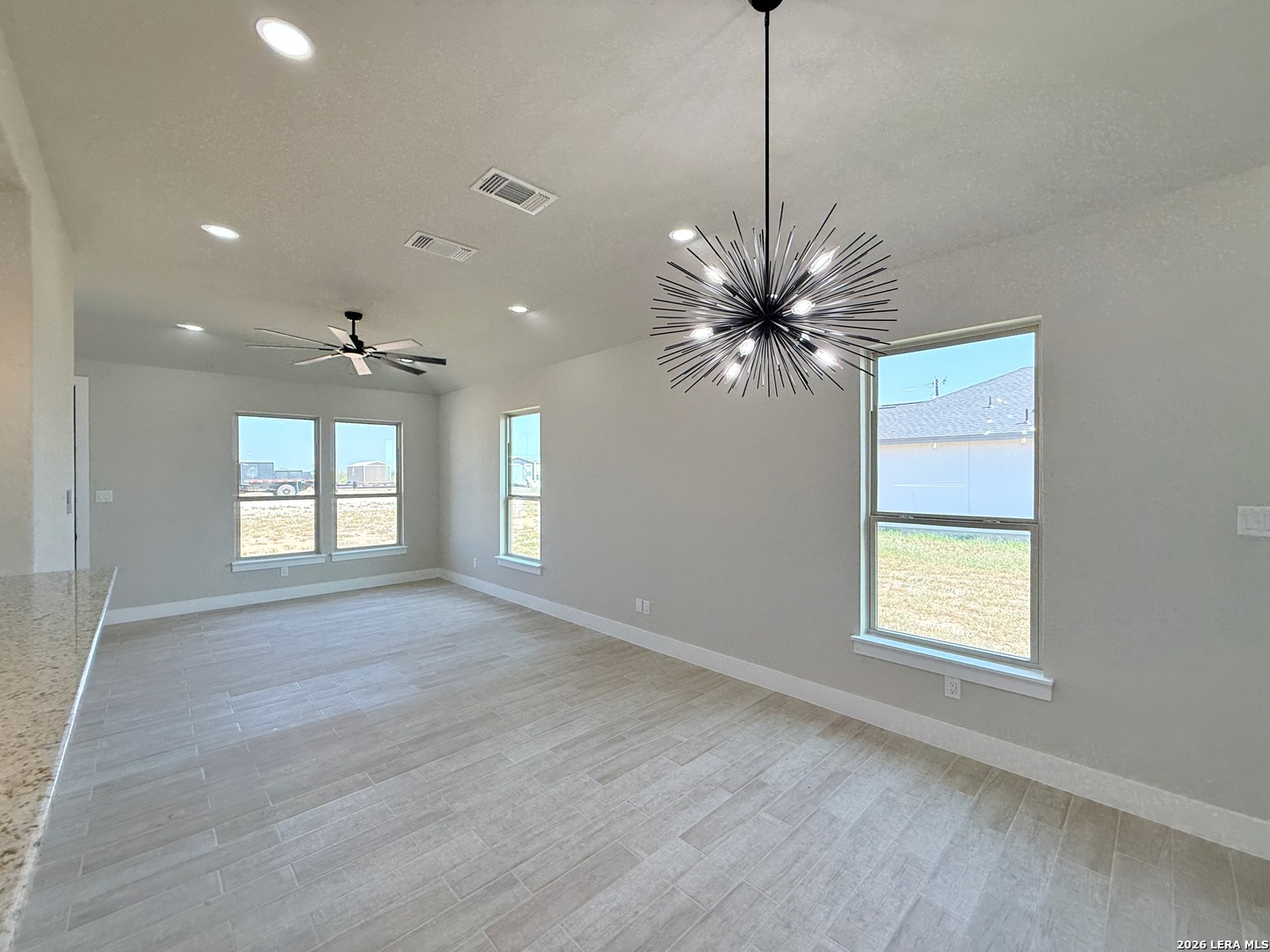 121 Camino Verde Ct, La Vernia, TX 78121