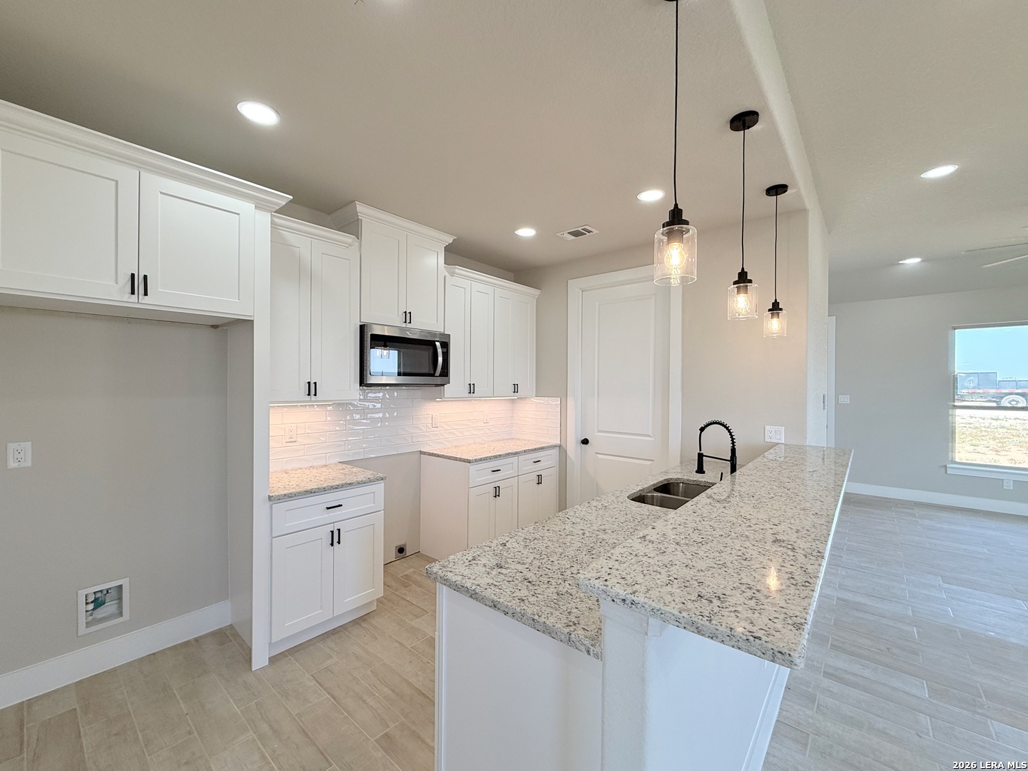 121 Camino Verde Ct, La Vernia, TX 78121