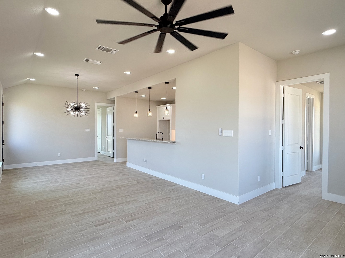 121 Camino Verde Ct, La Vernia, TX 78121