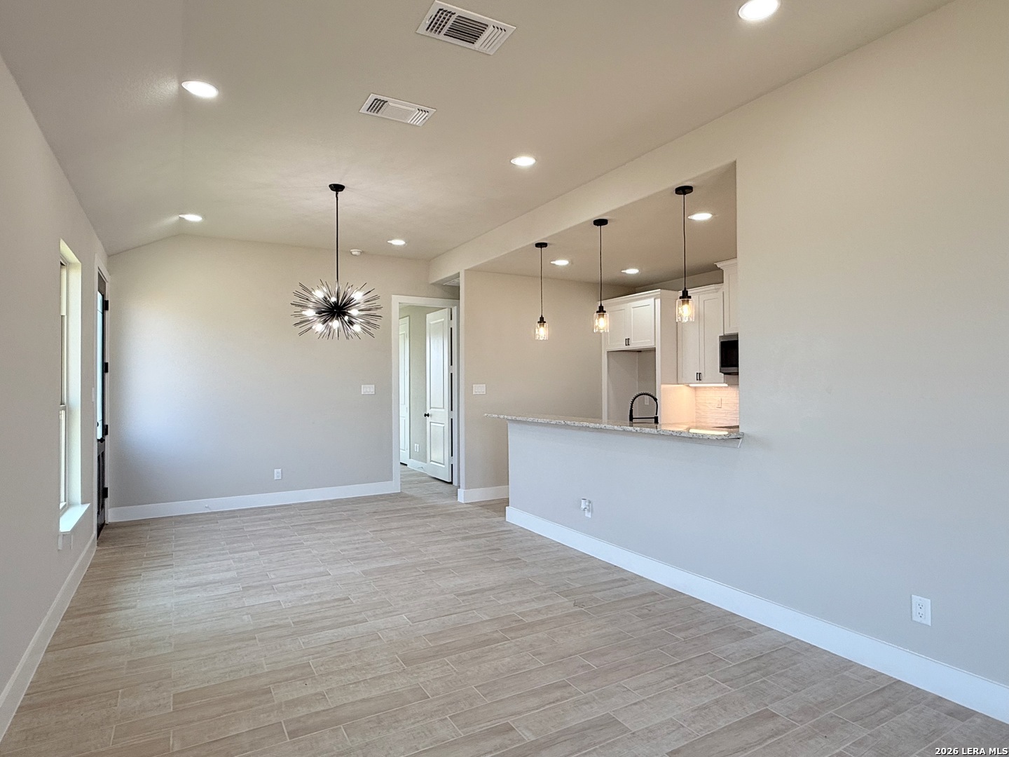 121 Camino Verde Ct, La Vernia, TX 78121