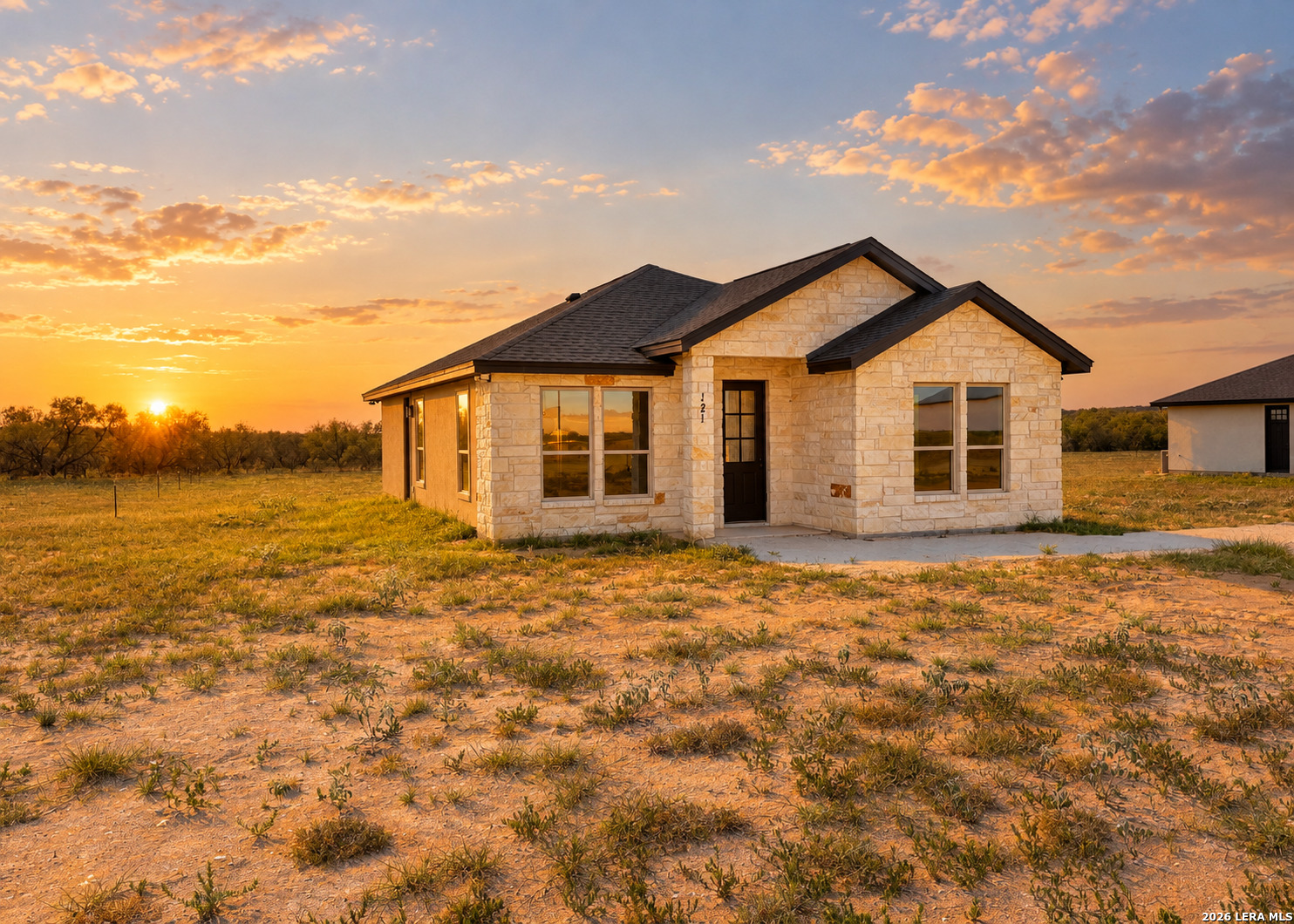 121 Camino Verde Ct, La Vernia, TX 78121