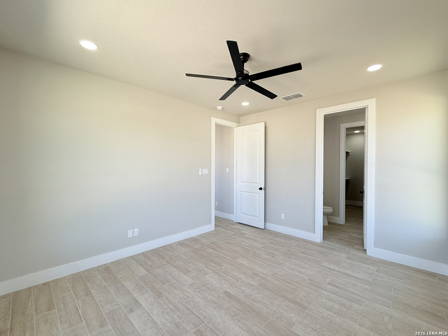121 Camino Verde Ct, La Vernia, TX 78121