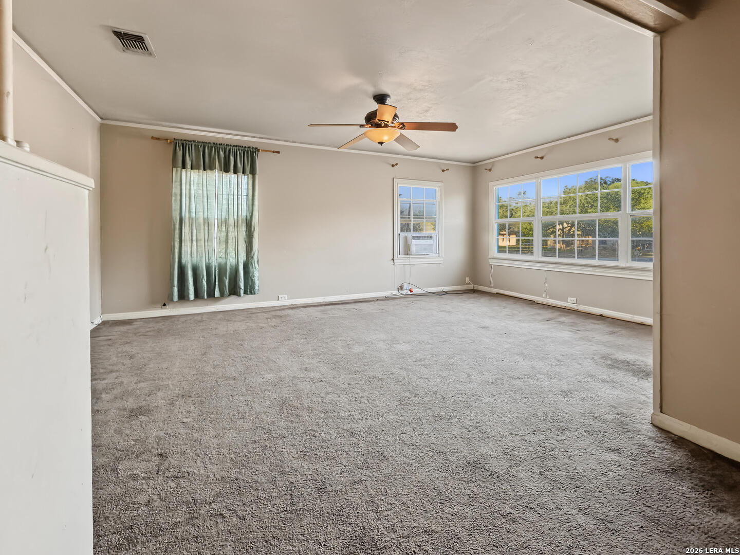 504 N WALNUT ST, Pearsall, TX 78061