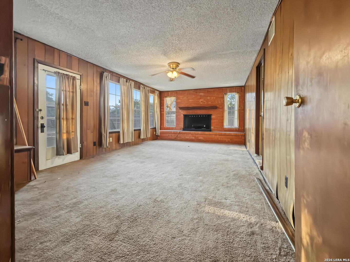504 N WALNUT ST, Pearsall, TX 78061