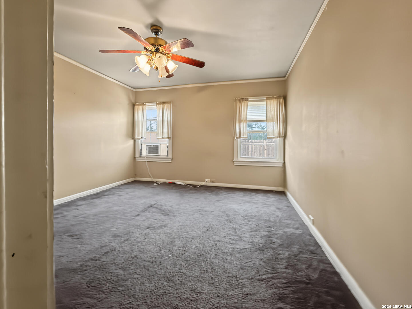 504 N WALNUT ST, Pearsall, TX 78061